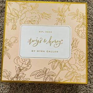 Twigs and honey veil